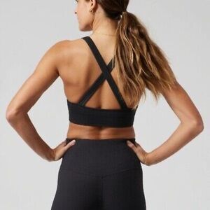 Athleta aurora bra a-c size medium ribbed black
